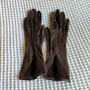 Pretty dark brown leather gloves